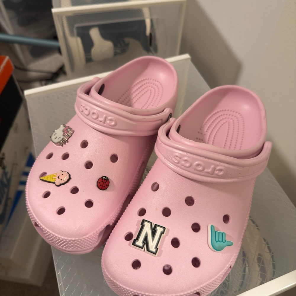 Women’s crocs